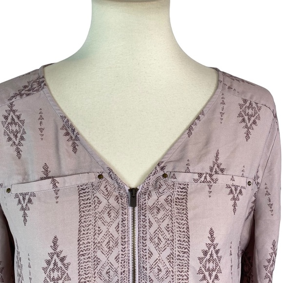 Maurices Aztec print lightweight blouse size M - Picture 3 of 5